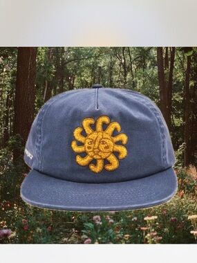 Parks Project Fun Suns Chenille Patch Hat, Blue/Gold, EUC 🌞